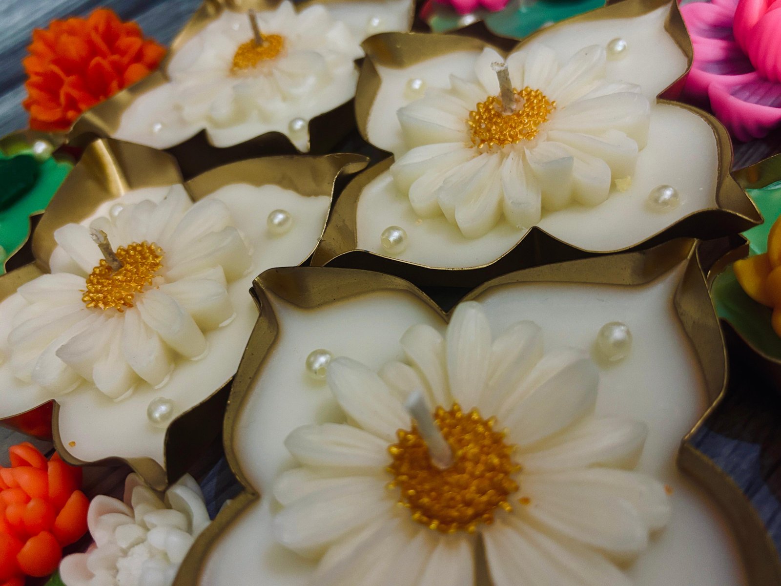Scented Daisy Candle